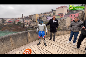 Robi skočio sa Starog Mosta!